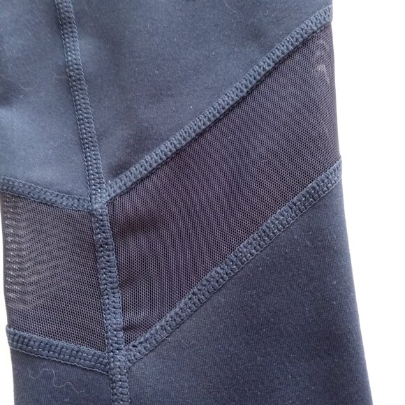 Sculpting Anatomy for Women Book, Resistance Band & 2 Leggings Bundle - Picture 7 of 12